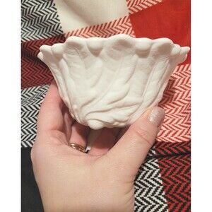 Vintage Mid Century Indiana Milk Glass Sculpted LILY POND Pattern Leaf Bowl
